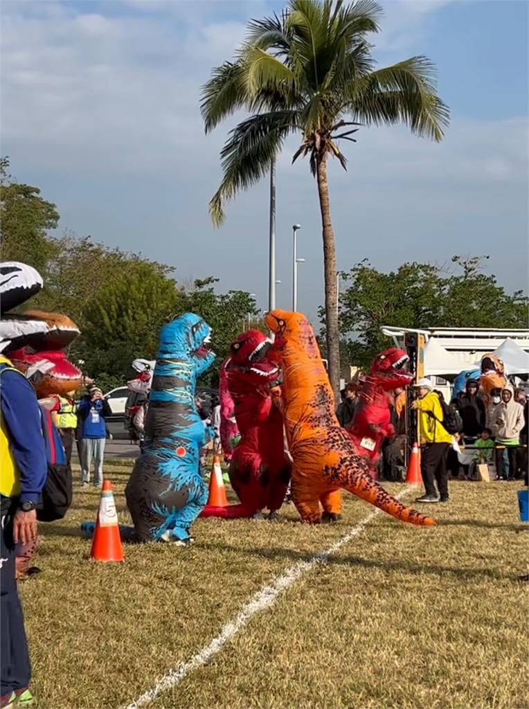 快新聞/陳其邁化身「邁萌龍」短腿狂奔畫面曝 網笑翻:陳三歲放飛自我
