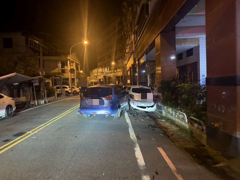 快新聞／「不知怎麼開來的」！　宜蘭男酒駕自撞推倒大樓柱