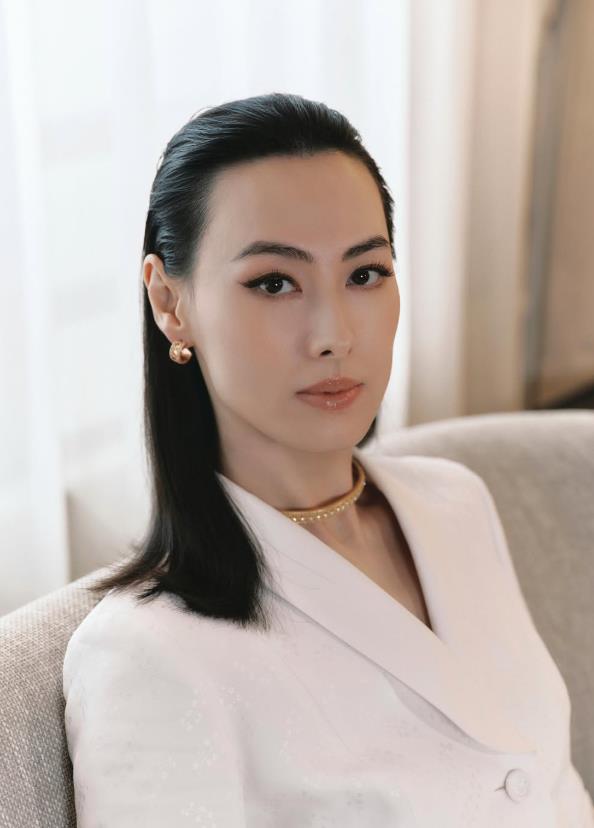 38歲女星情斷1500億富商「仍攜3兒住20億豪宅」！爆「認愛大9歲新歡」近況曝