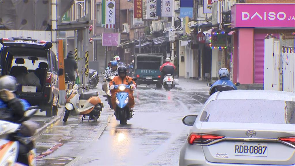 卡努逼近 冷清的淡水! 不見遊客 船艇停駛