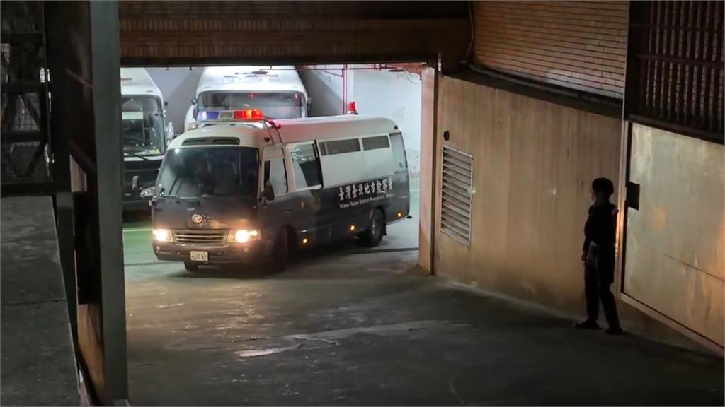 快新聞／涉助高金素梅犯案！張姓助理羈押禁見　凌晨移送看守所畫面曝光