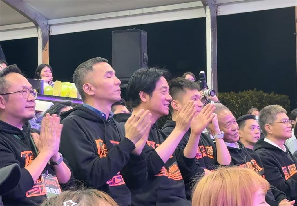 上午跳Locking、晚上學手勢! 賴清德觀戰總統府街舞決賽