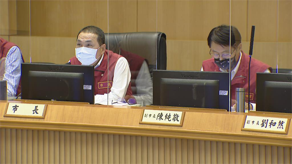 侯友宜競選小物開箱 帽子、上衣七款造型任你選