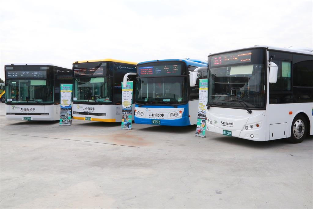 台南新增33輛電動公車 黃偉哲：持續推動低碳交通轉型