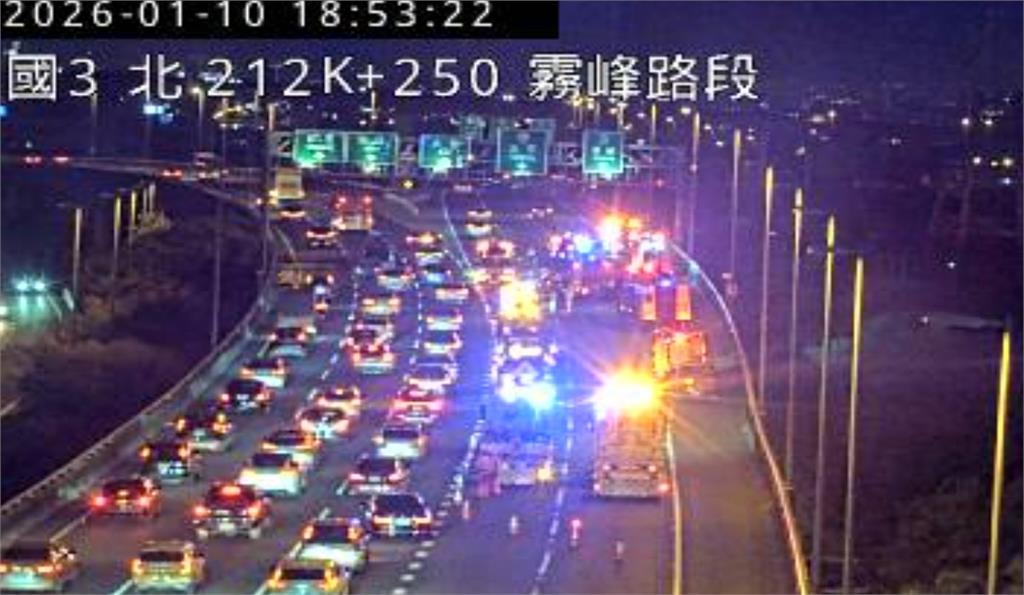 最新／國3火燒車！4車追撞引發大火　烈焰沖天嚇壞路人