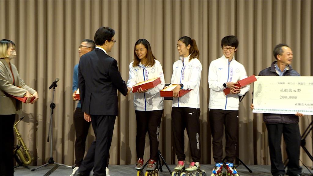 台灣3滑輪溜冰好手國際賽發光　88工商協進會表揚致敬