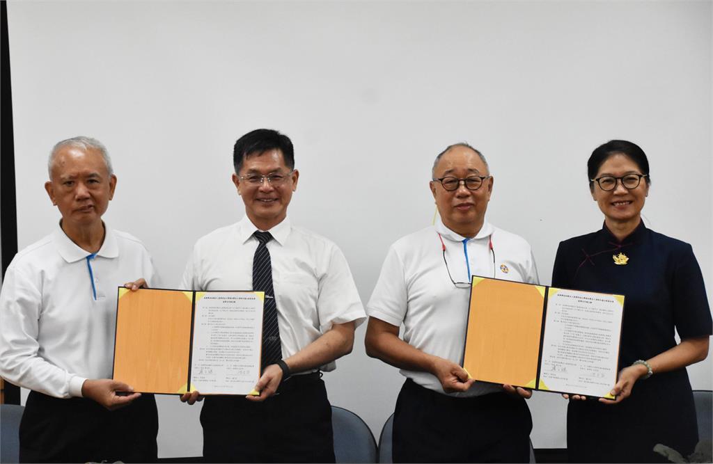 頂新和德文教基金會與慈濟科技大學、善菓餐飲集團簽署產學合作