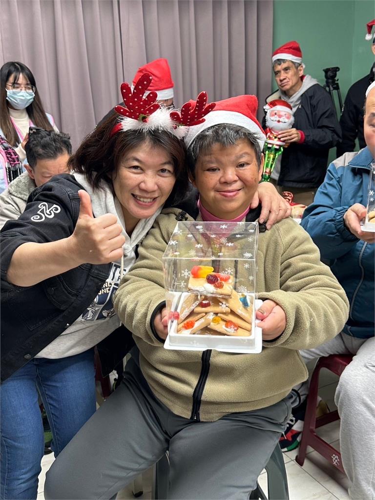 快新聞/暖心送愛!IN220義工團45名志工 不畏寒冬 將愛心送進桃園安康安養院