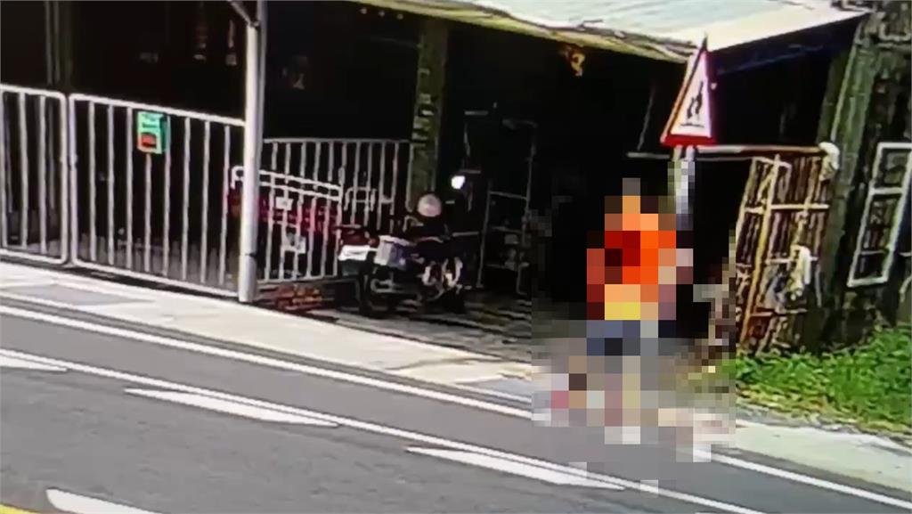 台南29男不滿妻被私訊「持刀闖宅殺好友」！全身血「爬路邊倒地」畫面曝