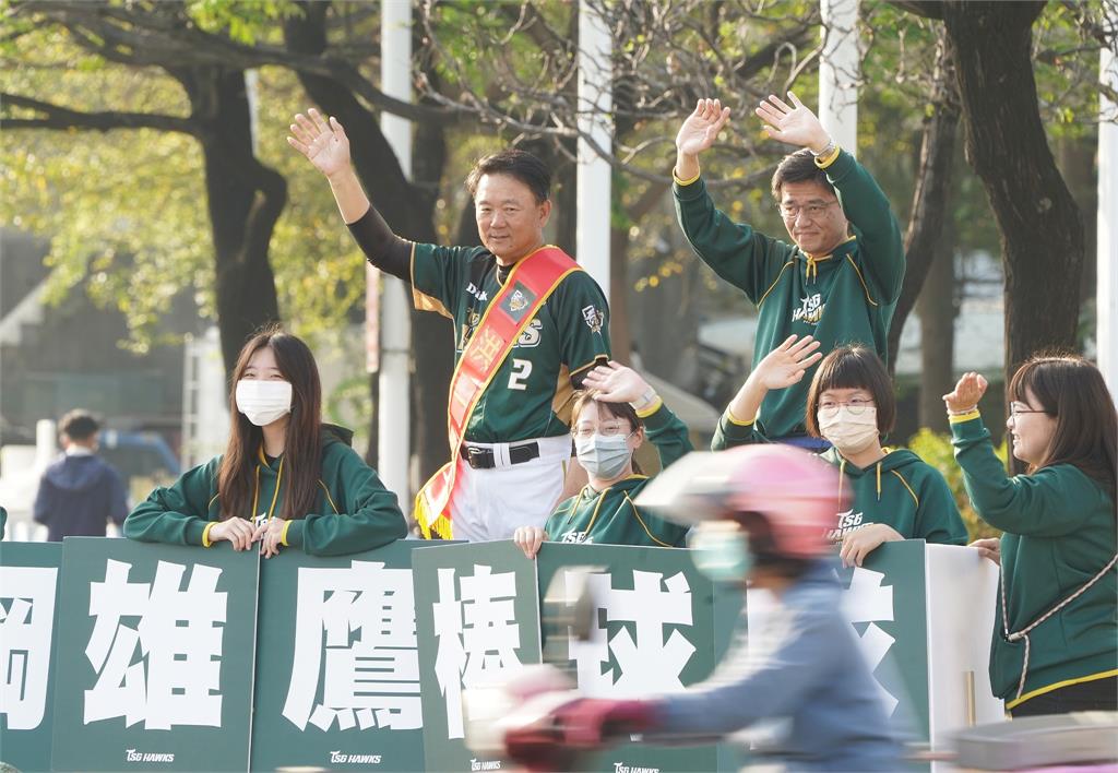 台鋼雄鷹行銷接地氣　「最頂宣傳片+站路口車掃」催出澄清湖首戰票房破萬