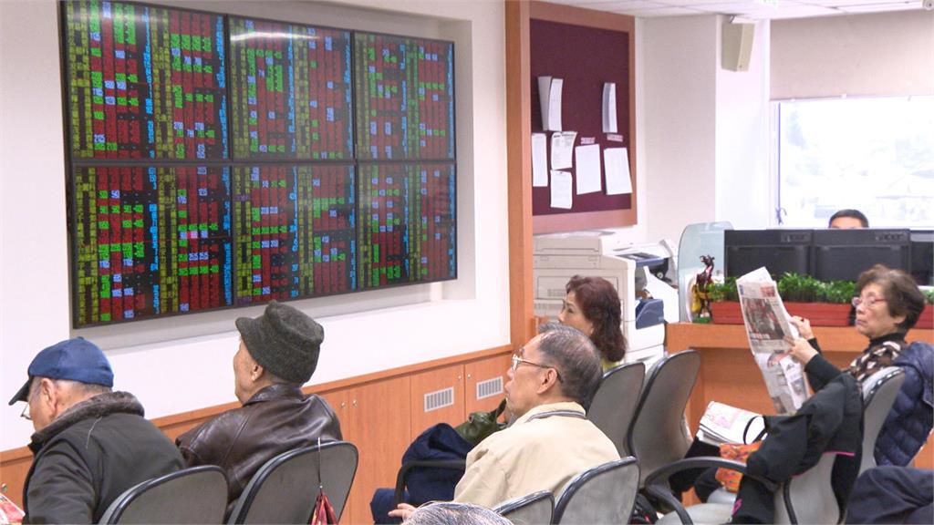 14檔營收雙增！AI、網通、電力基建股火熱法人大掃貨搶先佈局