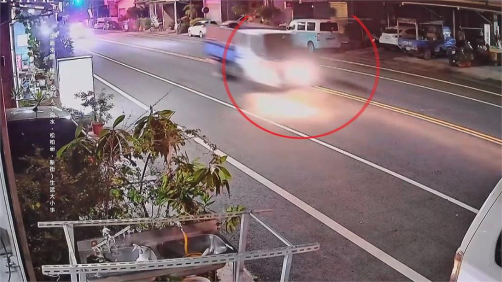 南投驚險警匪追逐！　貨車高速逃逸還撞斷平交道柵欄
