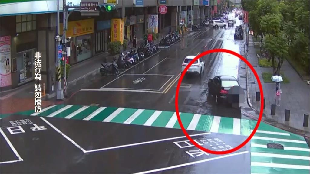 形跡可疑！新莊轎車拒檢逃逸自撞　乘客、駕駛棄車分頭落跑