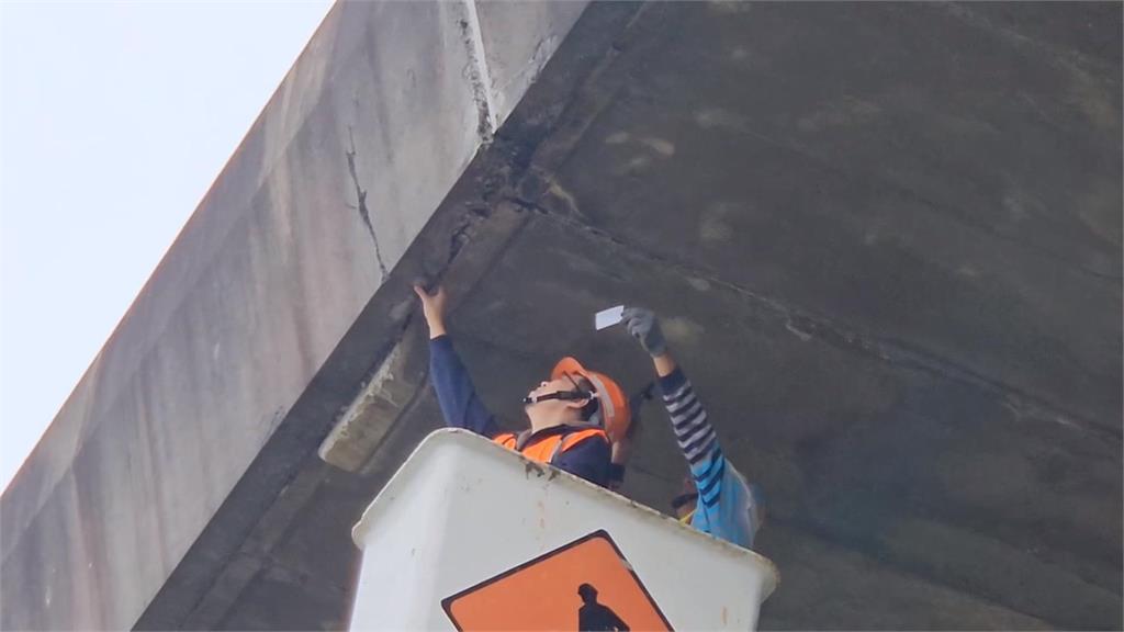 驚悚!天降水泥塊險砸車 工務段:請廠商全面清查