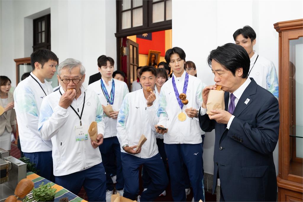 快新聞／亞運英雄進總統府！賴清德請吃台味點心　準備專屬拍貼機
