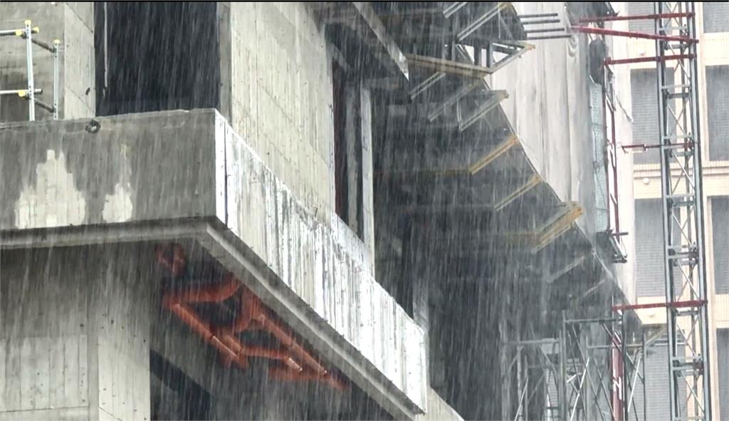 連日大雨下不停! 高雄工地進度延宕 憂趕不上交屋