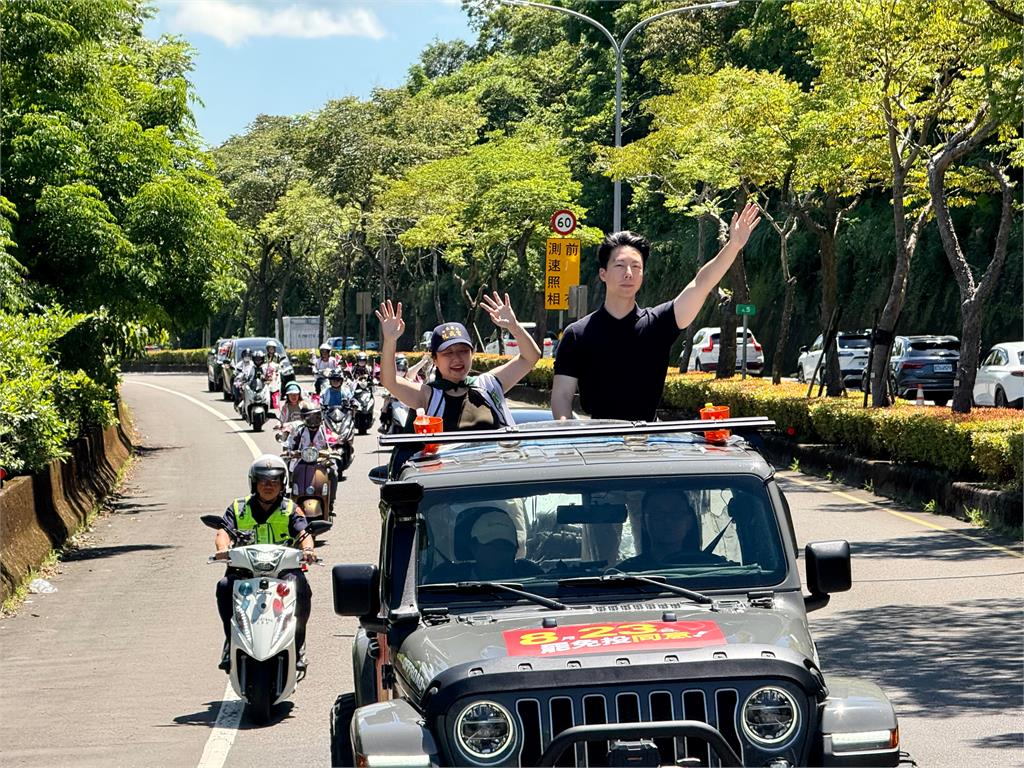 快新聞/挺罷免!綠雙北黨部深坑車掃 吳崢:站出來表達台灣人堅持民主