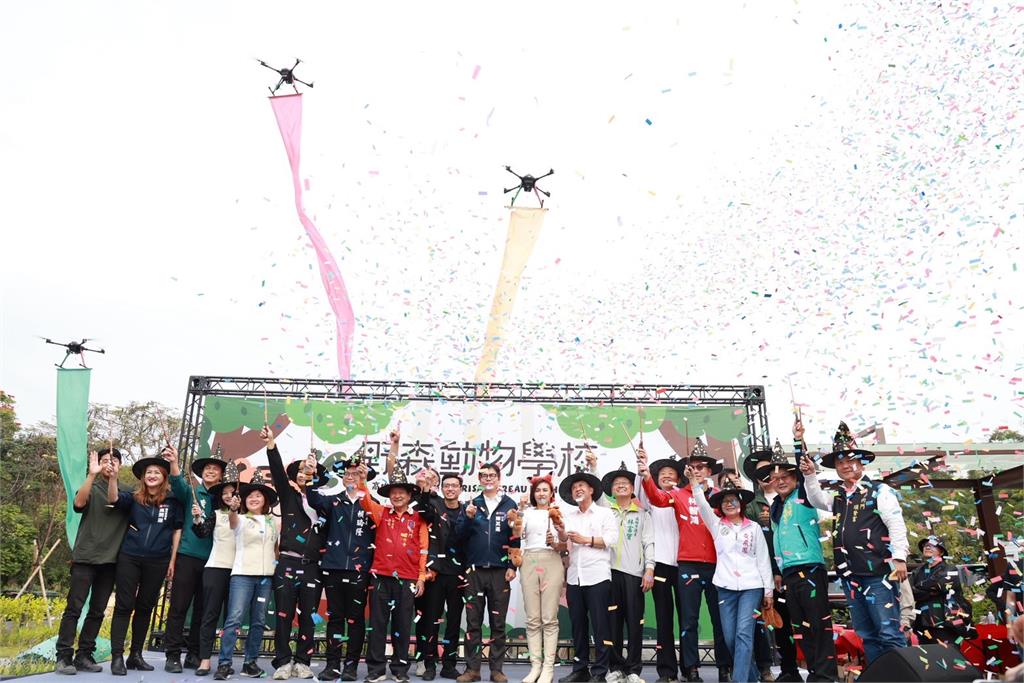 快新聞／大小朋友引頸期盼！「超人力霸王」提燈何時發？陳其邁給答案