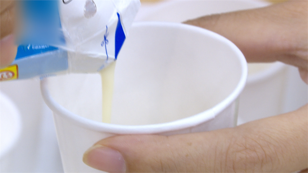 親子作家兔包帶雙胞胎肉包、菜包　擔任豆奶一日活動大使