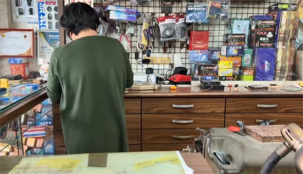 「帕奢席、點豬舍」賣什麼？　創意招牌引發話題