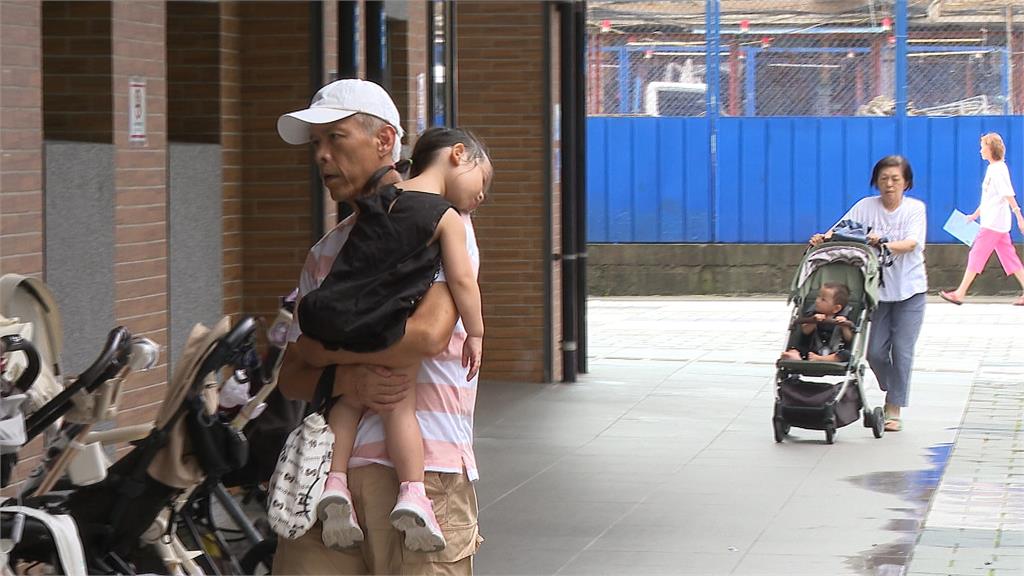 帶孫出門錯過訪視「遭停補助」　北市親屬保母惹民怨