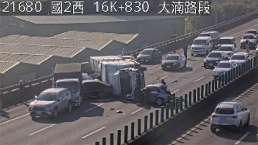恍神? 大貨車連環撞釀6傷 國道2號一度回堵2公里