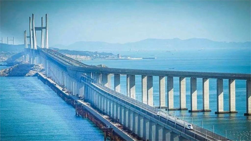 網傳中國四地蓋大橋連台灣　　中國網紅傻眼：腦子壞了吧