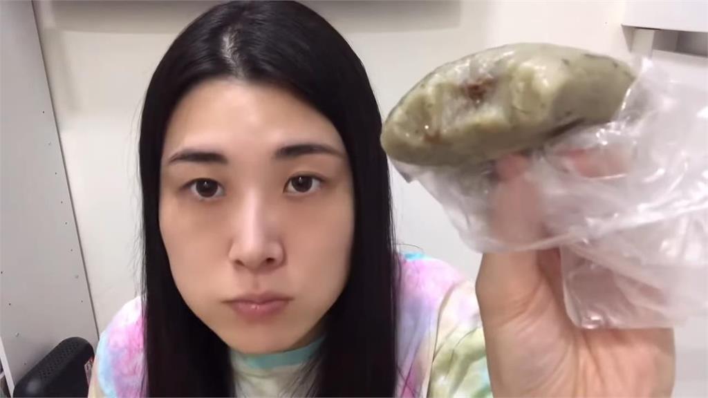 竟不是甜點？日本女生初嚐台灣美食草仔粿　皺眉評：被這味道嚇到了