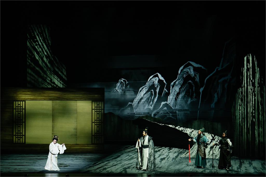 唐美雲《夢在海潮那邊》入圍傳藝金曲5項大獎 唐美雲排練中淚謝已故設計師Sammy