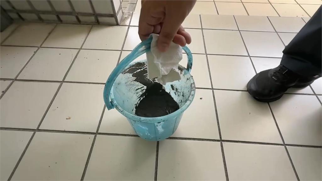 網紅鳳梨飲料店遭潑穢物 警逮2嫌供稱「不滿店員服務態度」