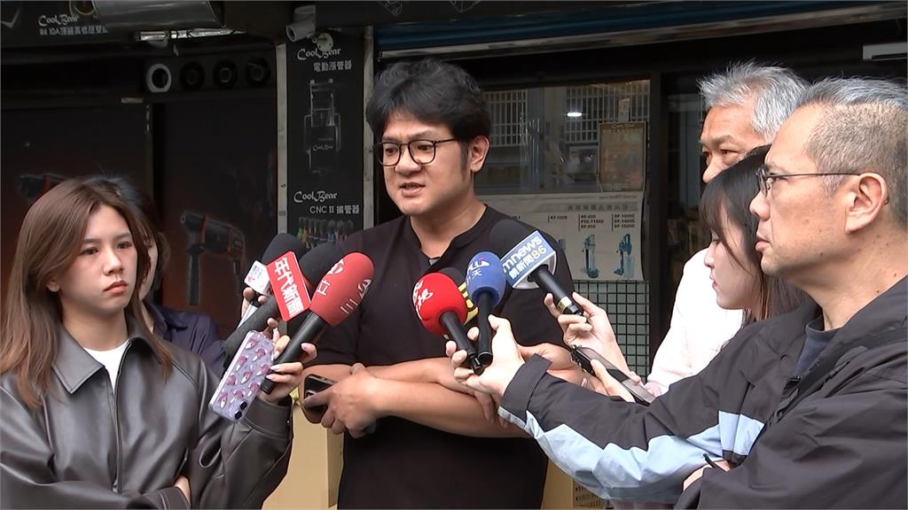 離職男持斧闖公司狂砍前主管 行凶驚險畫面曝光、業者出面說明