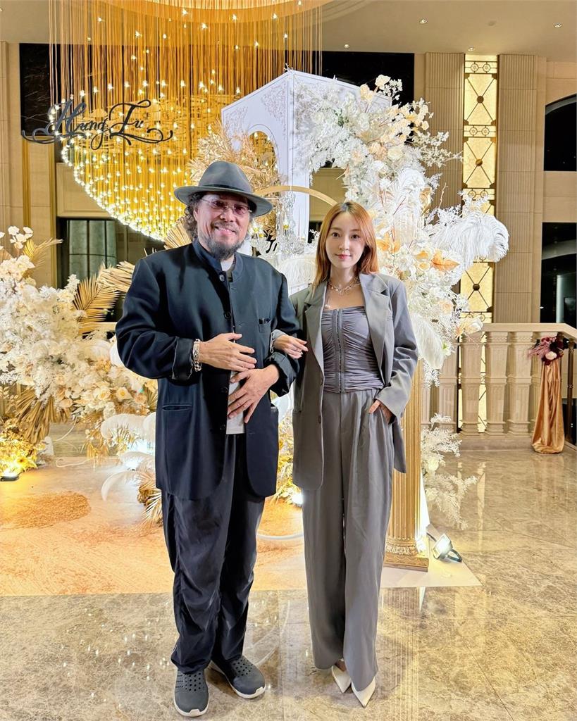 翁馨儀結婚11年首次「單獨合照」大咖公公!曝光張菲72歲近況