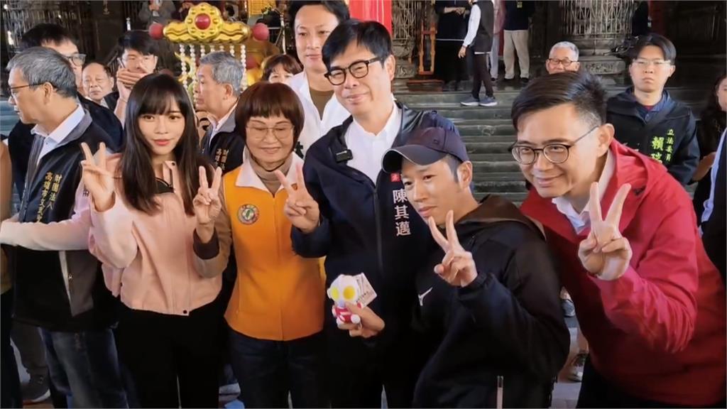 陳其邁勤跑各地發小紅包　賴瑞隆跟緊緊拜票拉抬聲勢