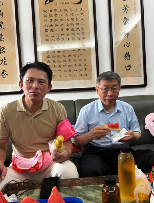 昔拜完就遭押「阿北跟走白沙屯媽祖」遭酸爆！曬「納涼吃瓜片」網譏：還敢去