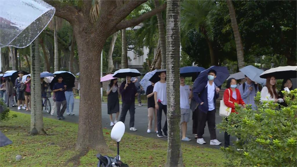 快新聞/捍衛校譽!台大電機系校友狂發400份雞排 金額全曝光