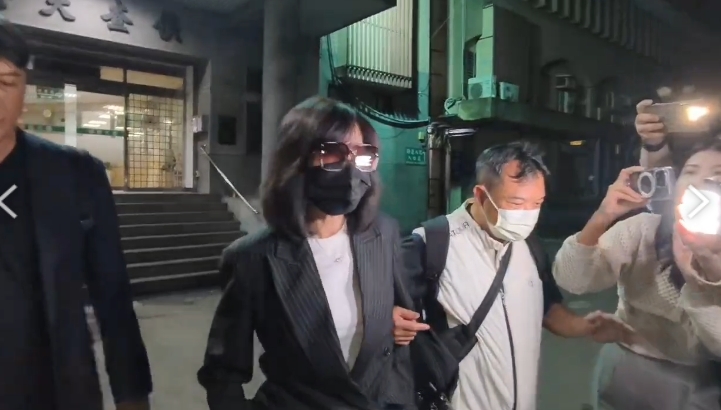 受害者逾20人！愛爾麗爆針孔偷拍　總裁常如山「上銬遭聲押」