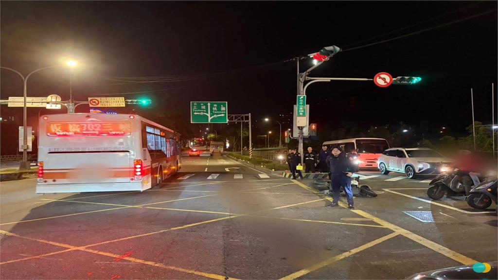 疑視線死角釀禍！大貨車擦撞雙載機車　母身亡、女兒輕傷