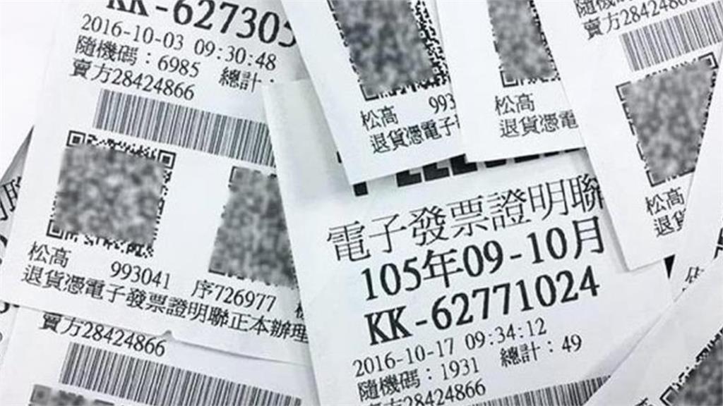 西門町「發票伯」10年站崗超商門口!每月狂要上千張「驚人收入」曝光