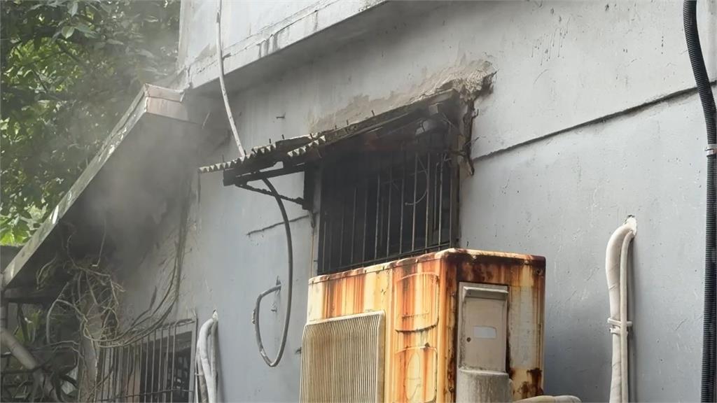 快新聞／基隆中風男困火場！巷弄阻消防車　拉水線、扛長背板救人