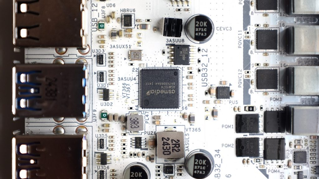 ASRock B860M Steel Legend WiFi 平價銀白色加入 Thunderbolt 4