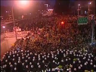 關鍵今日／忠孝西路10車道遭佔「鎮暴水車出動」！萬人「喊1訴求」郝龍斌怒炸了