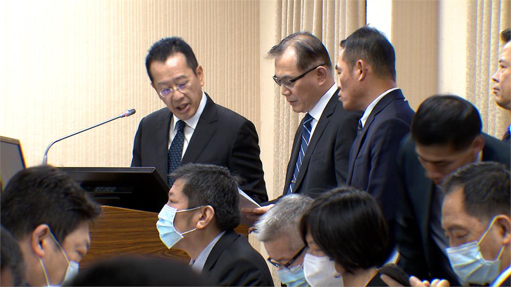 中國"福建號"週二穿越台海 國防部:回上海進行整改