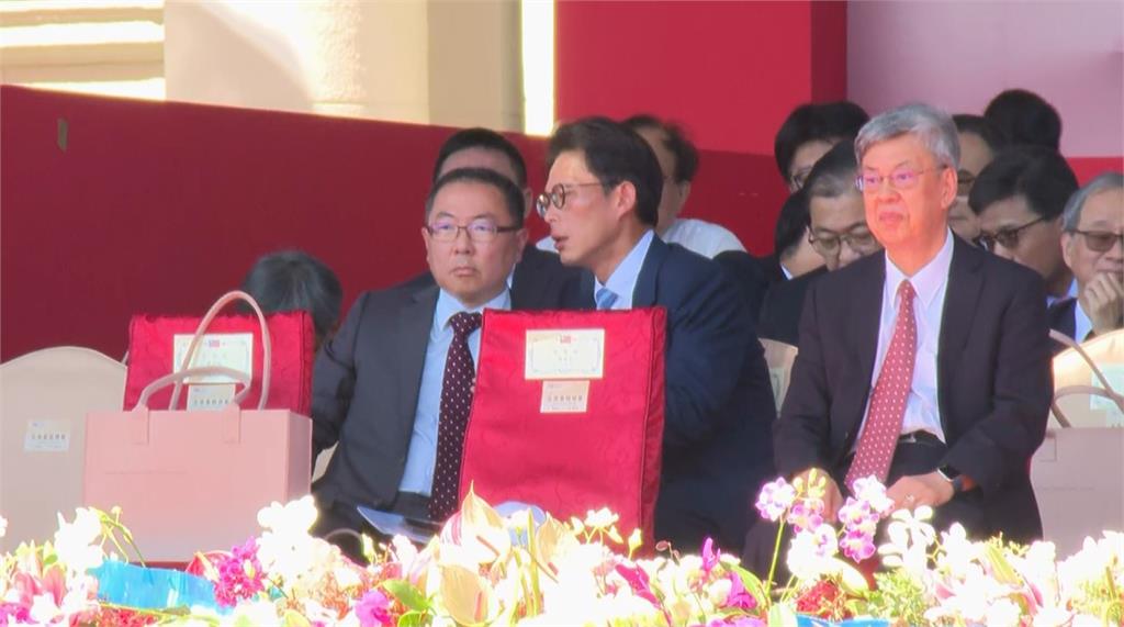 黃國昌狗仔風波未歇 出席國慶大會遭質疑「不覺得尷尬?」