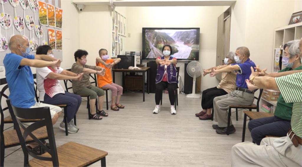 異言堂(影)／粉紅戰士大戰殭屍　導演徐紫柔用奇招　讓外婆延緩失智