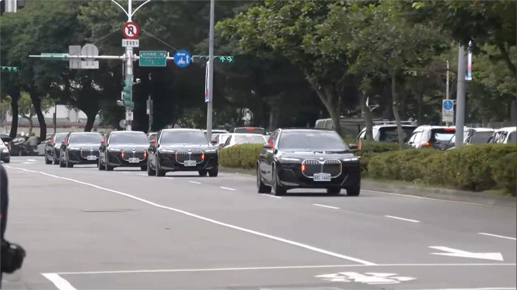 賴清德做小黃關心運將！隨扈「這原因禁開車」　司機妙回表照跳　引全場爆笑