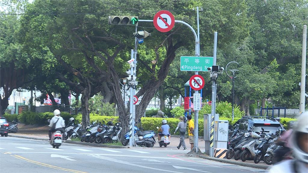 男子玩網路遊戲遭嗆　大街上持「柴刀」詢問路人　要找出誰嗆聲