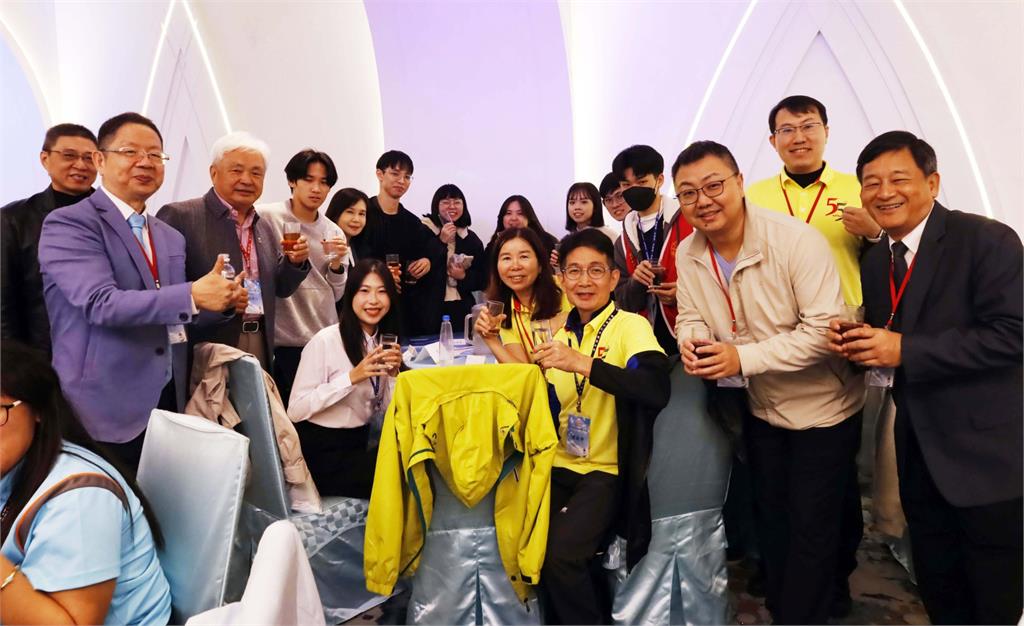 【淡江傳真】160生獲台北市淡江大學校友會公益平台頒贈210萬元獎學金