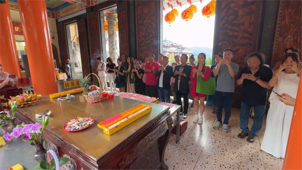 88宮廟祈福之旅圓滿 國片劇組演員地母廟感恩還願