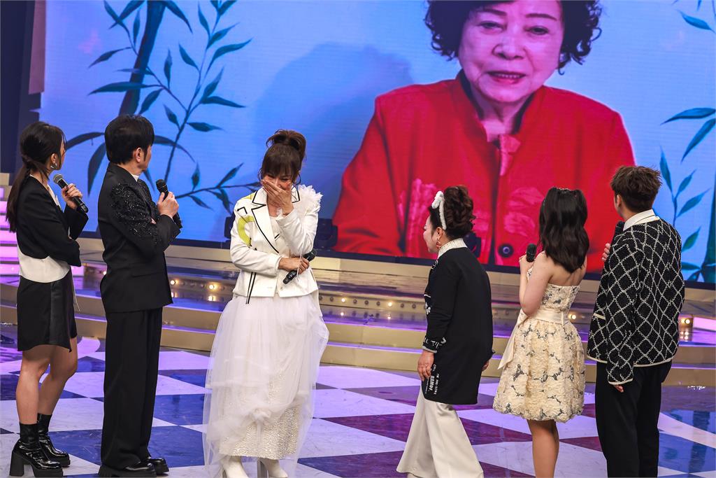 龍千玉媽媽難得上鏡頭！首度提到當年密婚、喪女之痛最感謝媽媽的支持