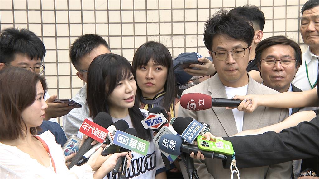 沈伯洋財產申報曝光 去年851.3元買進一張台積電股票...賺翻倍
